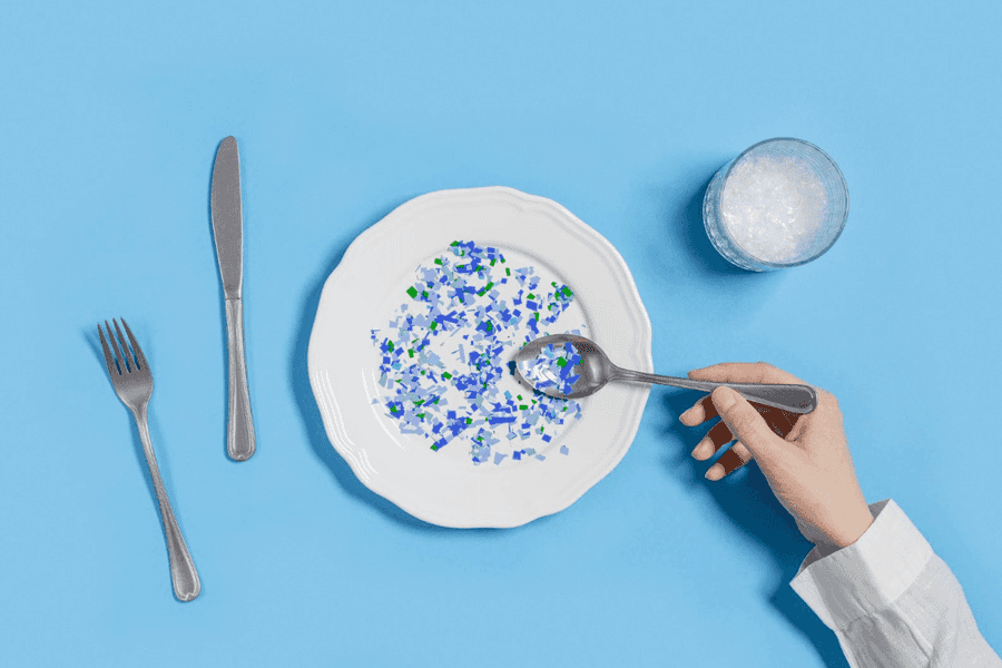 Plastic particles on a plate