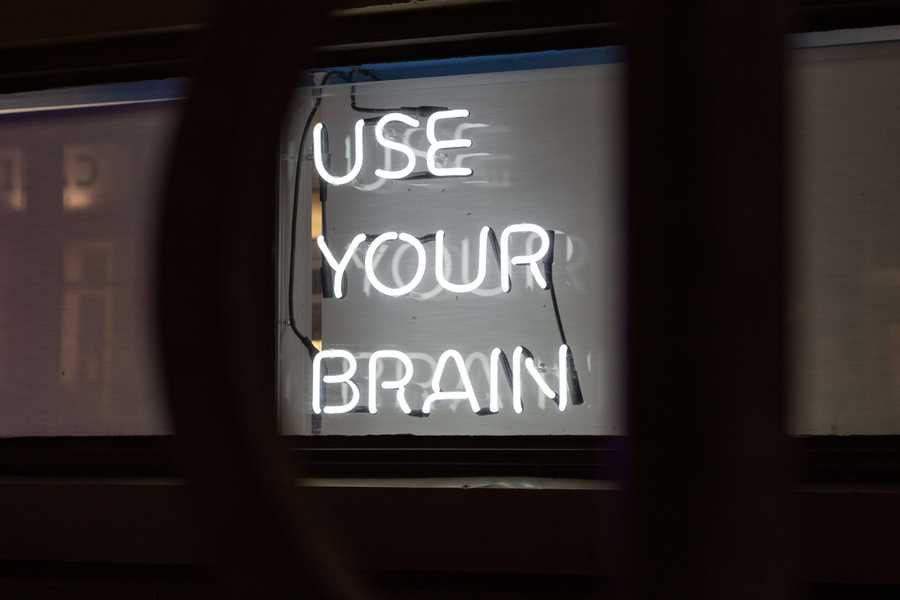 Neon sign that says Use Your Brain